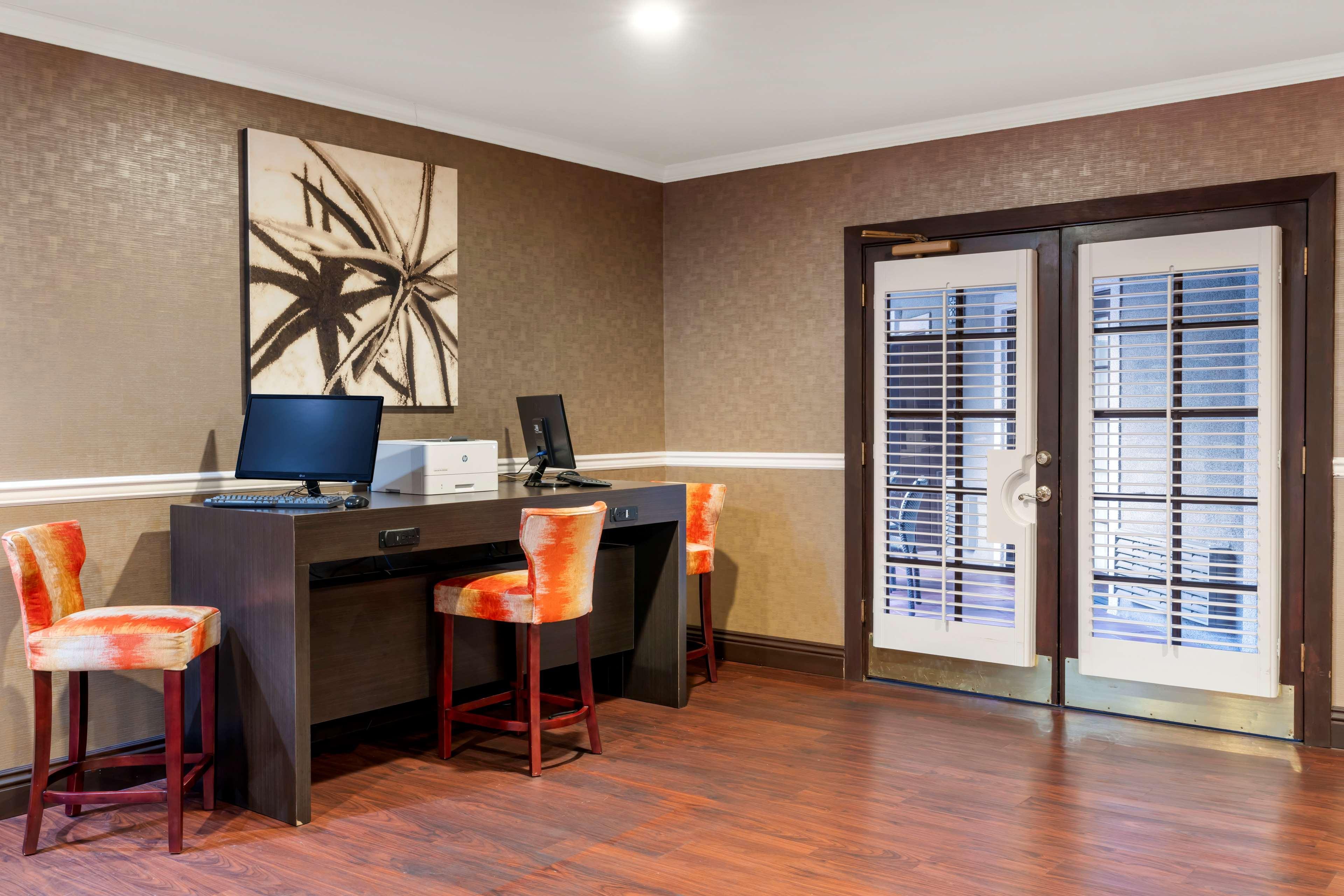 Hotel Best Western Plus Brookside 3*