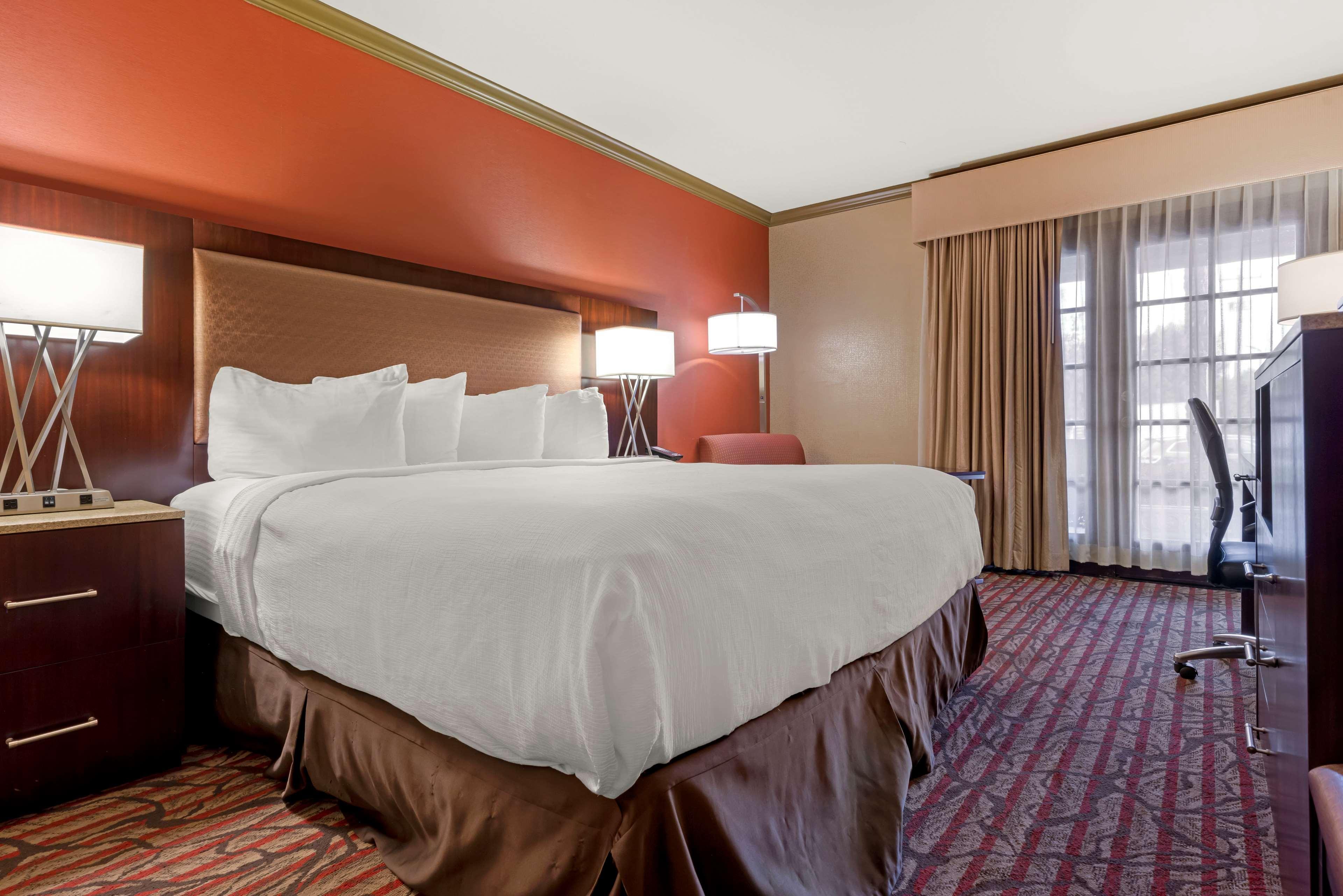 Hotel Best Western Plus Brookside 3*